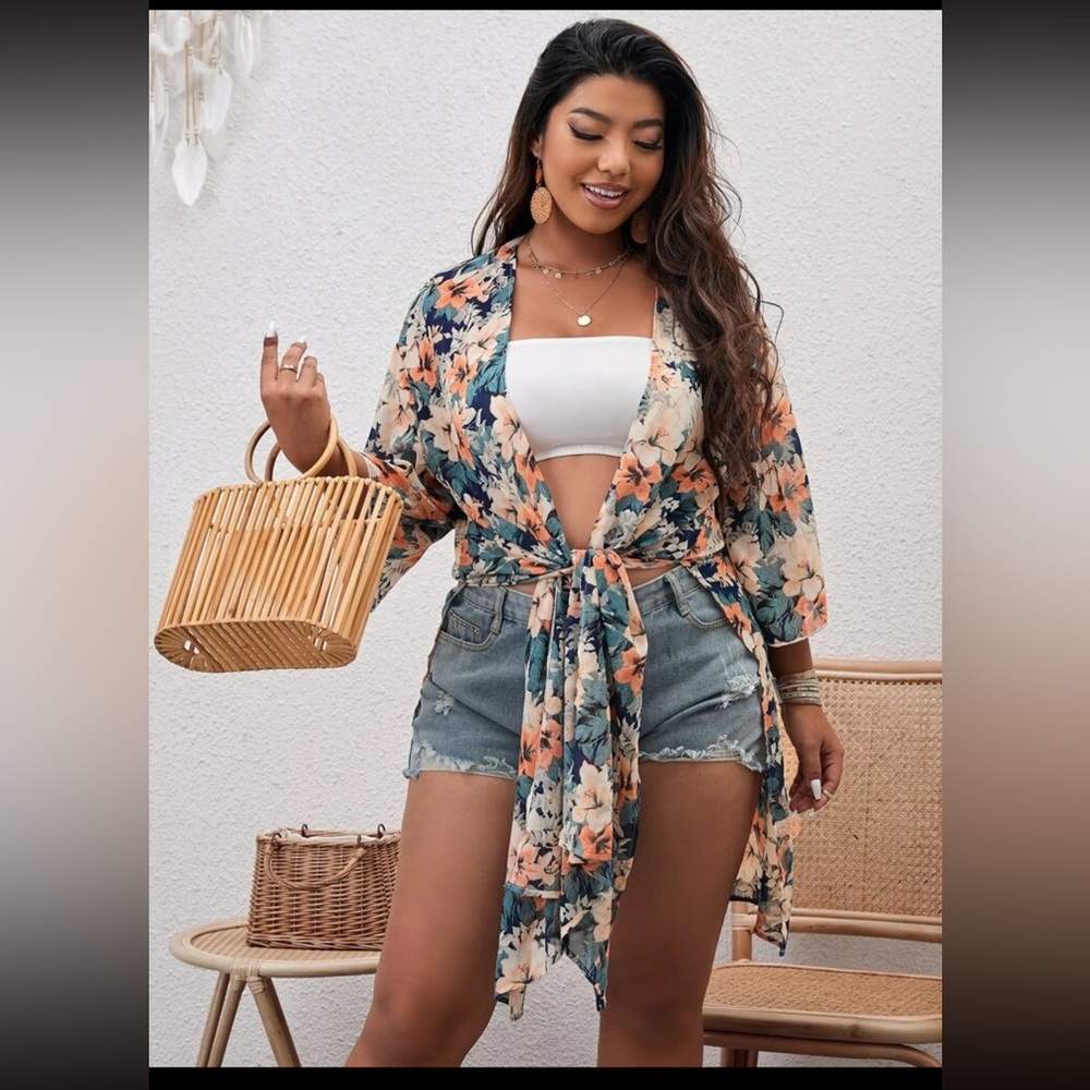 Kimono 👘 so pretty and feminine! Flowy!